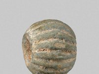 Aeg F 181  Aeg F 181, Perle, Grünliche Fayence, H 1,5 cm, Dm 1,8 cm : Bestandskatalog Ägypten, Museumsfoto: Claus Cordes
